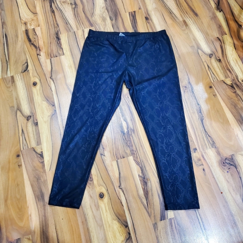 Black snake print faux leather leggings